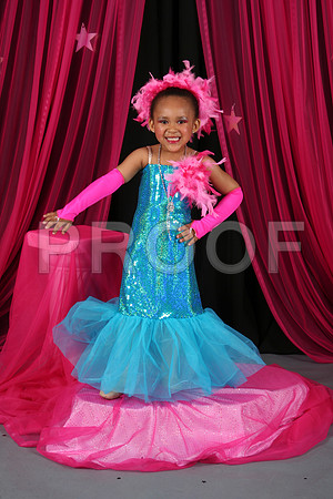 Anayah Woodards