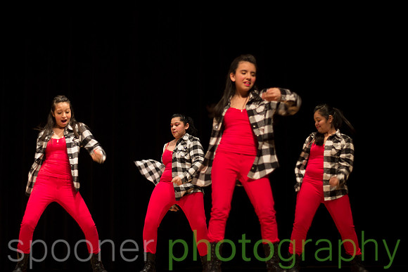 dancershelpingdancerst3i-265