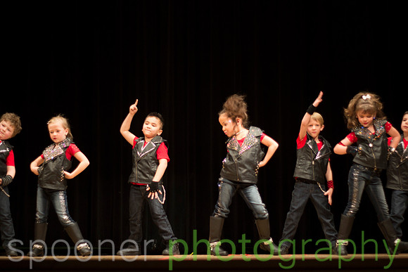 dancershelpingdancerst3i-558