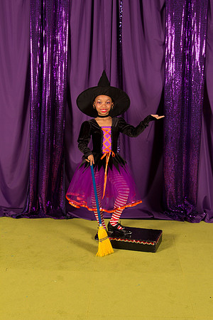 Shania Warren
