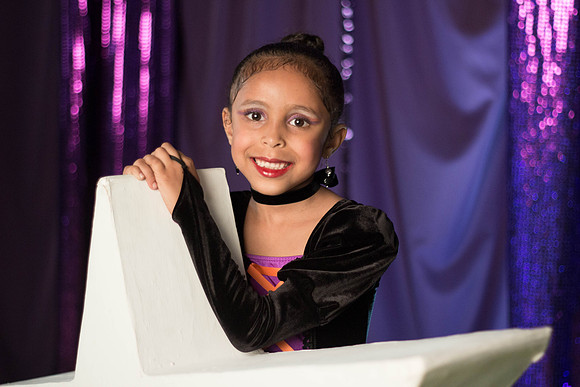 Jayda 8x10