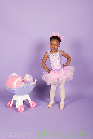 Holmes, TaeNiyah